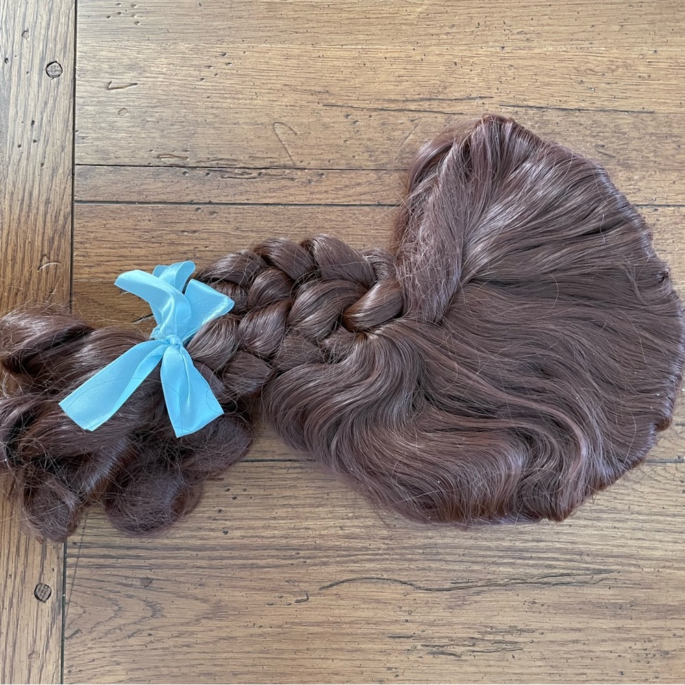 Rubies Brown Braided Dorothy Wig with Blue Ribbons - Picture 5 of 9